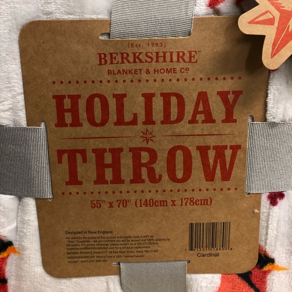 Berkshire Bedding Berkshire Blanket Holiday Throw Set Pmb65 Poshmark